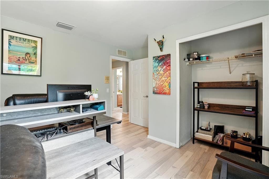 3268 Aralia CT E-32