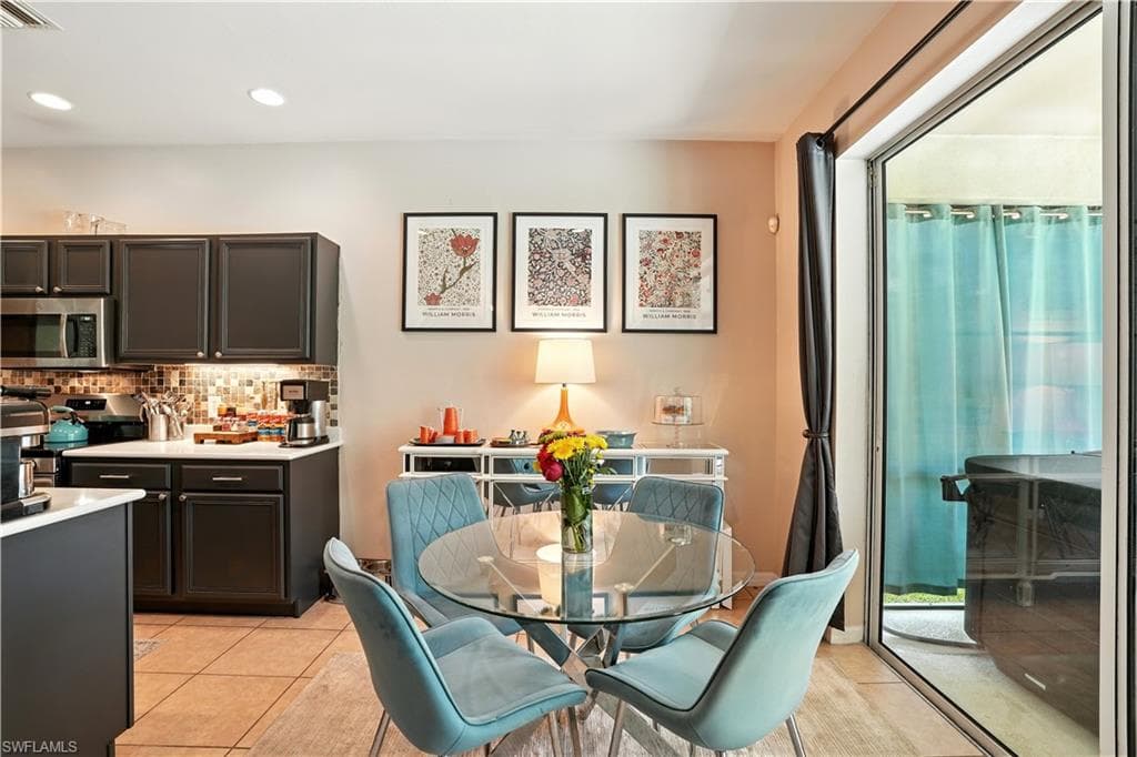 3268 Aralia CT E-14
