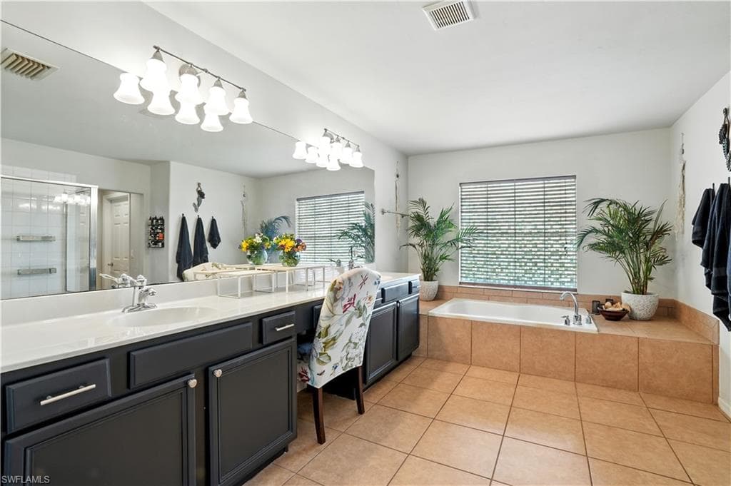 3268 Aralia CT E-25