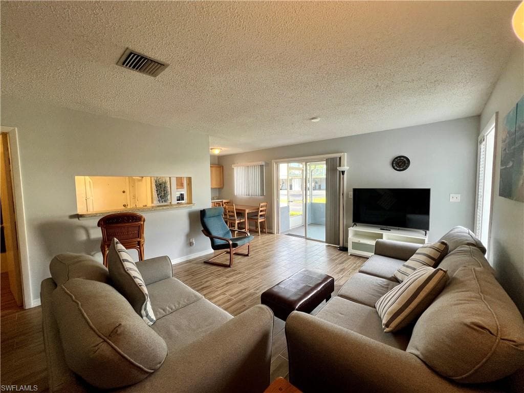 3370 Yukon CIR 3-9