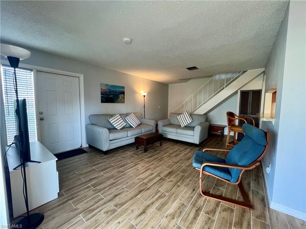 3370 Yukon CIR 3-10