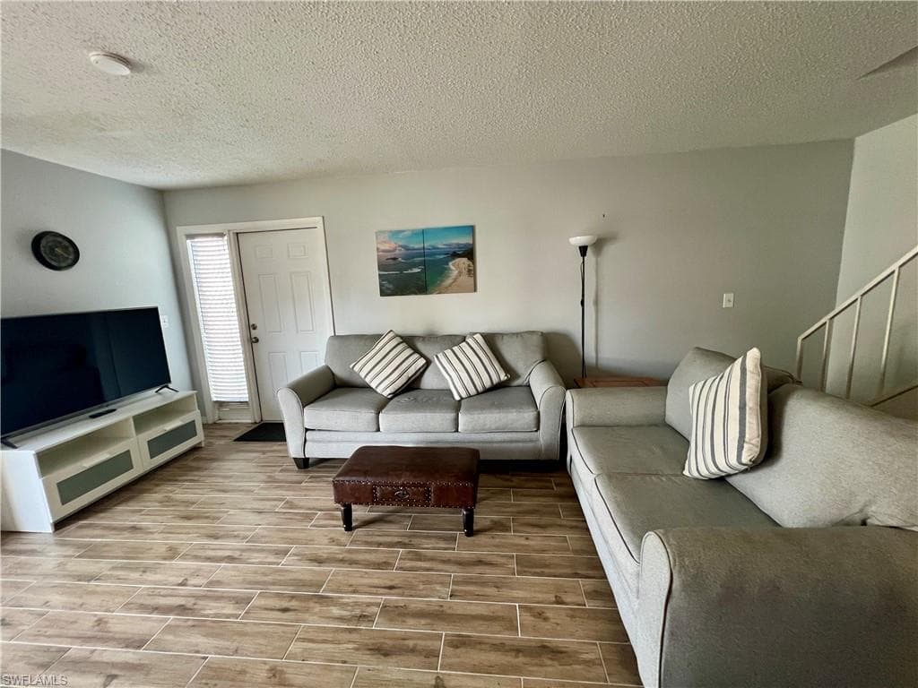 3370 Yukon CIR 3-8