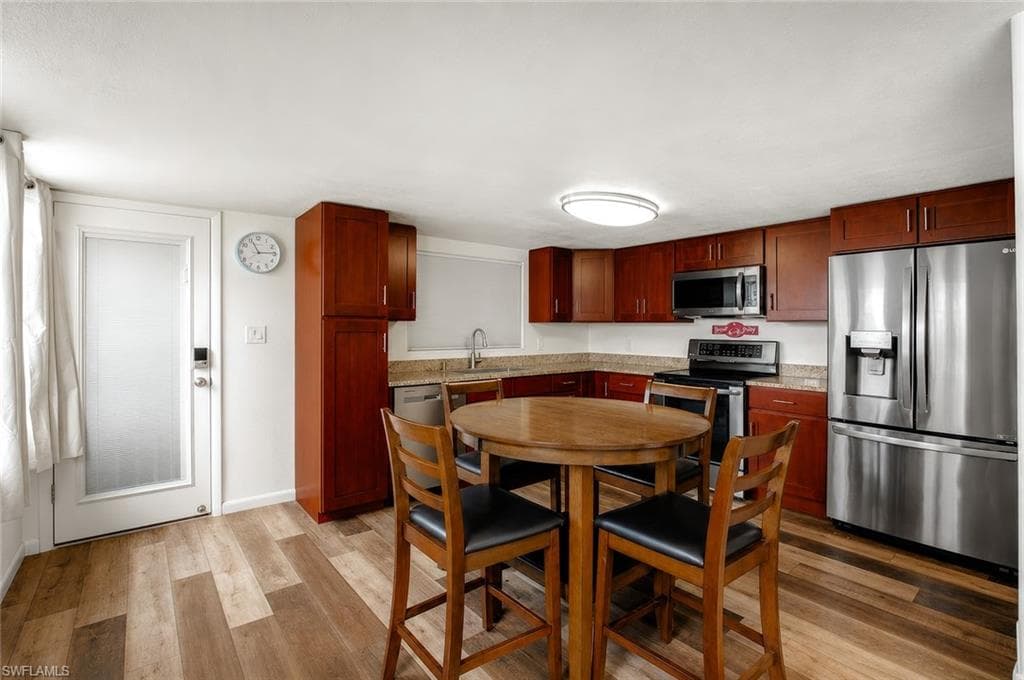340 Crescent ST-10