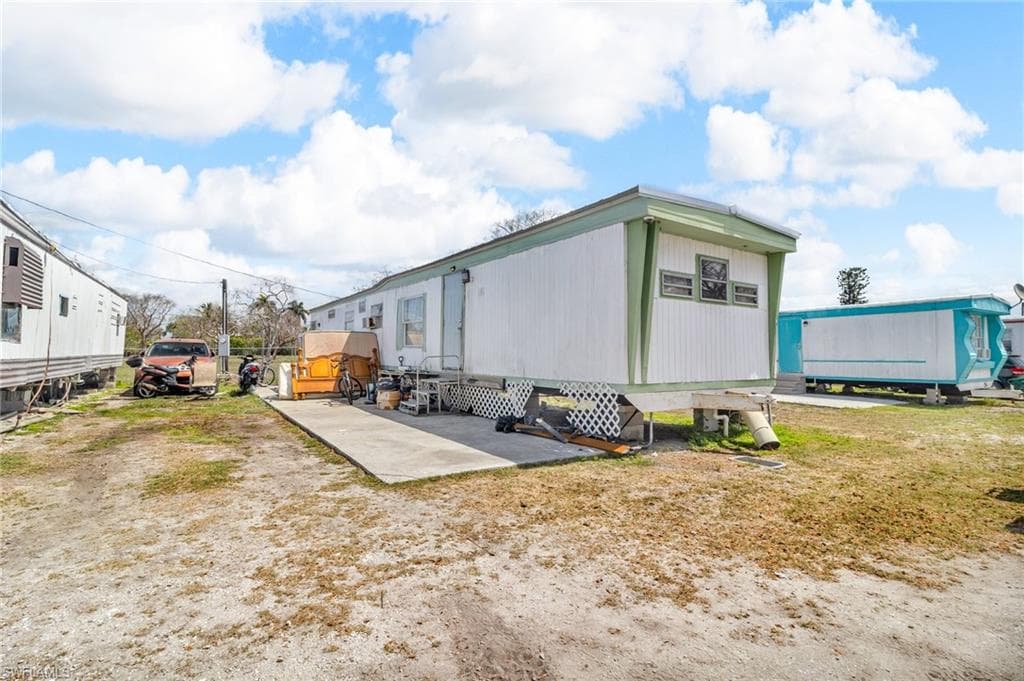 1165 Rewis DR-5