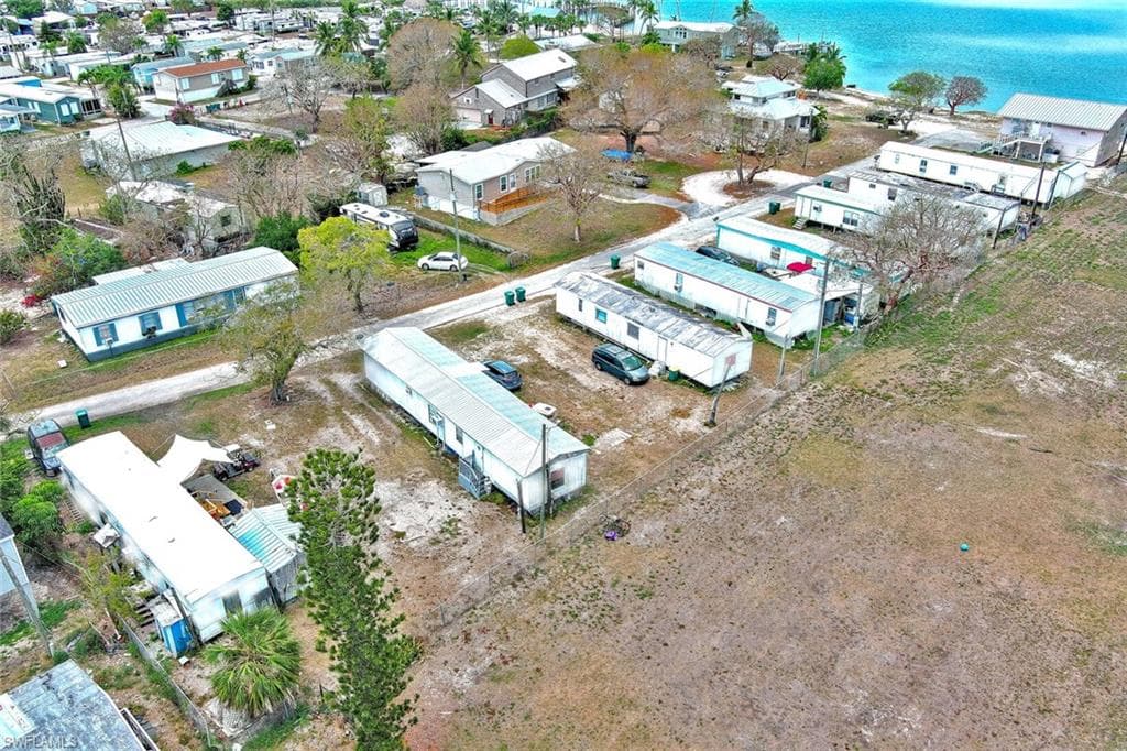 1165 Rewis DR-18