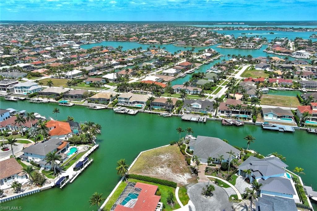 895 Banyan CT-13