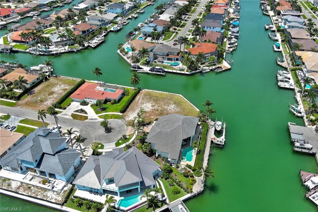 895 Banyan CT-12