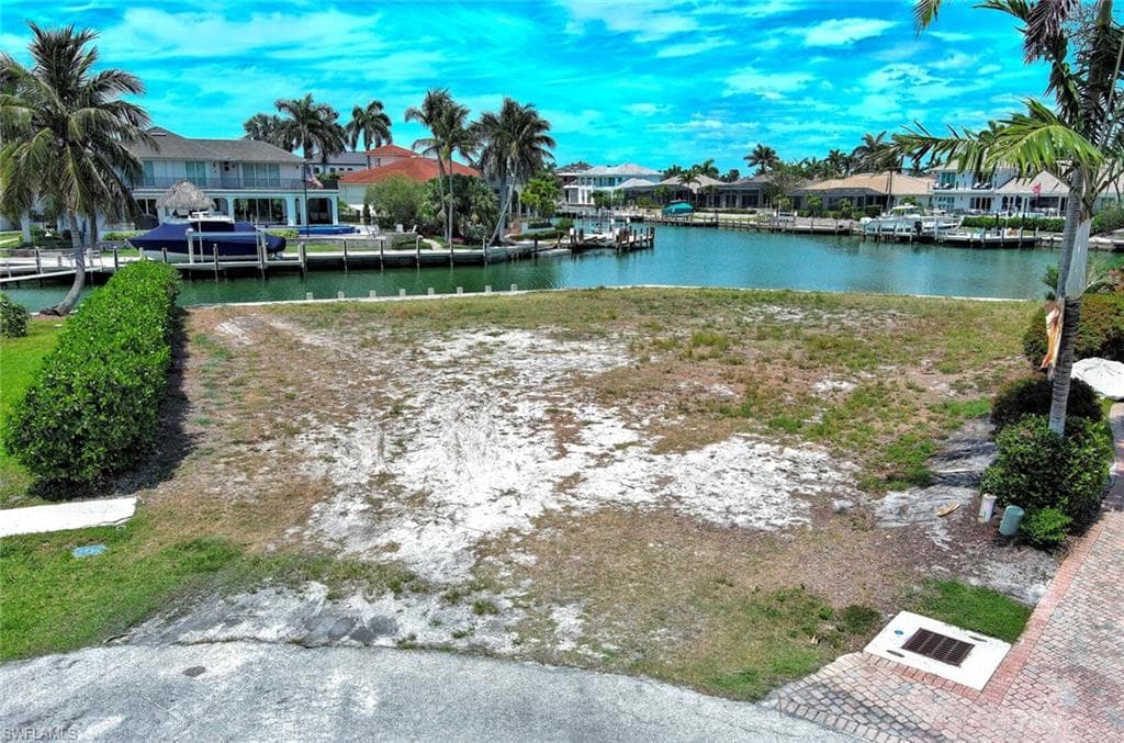 895 Banyan CT-9