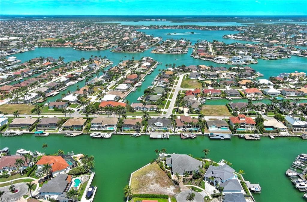 895 Banyan CT-14