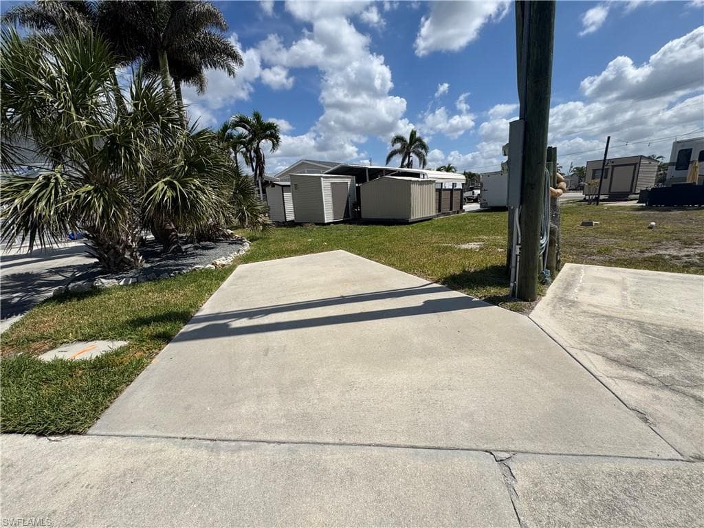 1599 Main ST-7
