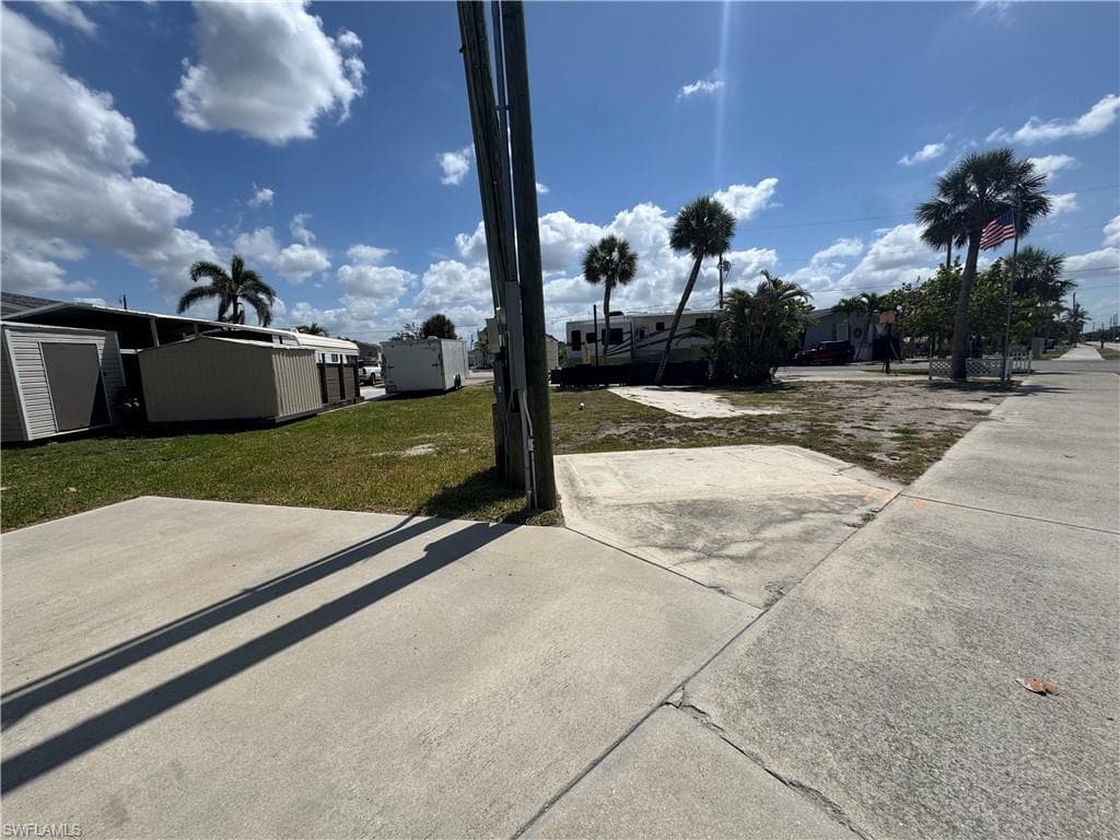 1599 Main ST-3