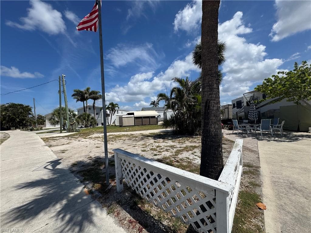 1599 Main ST-1