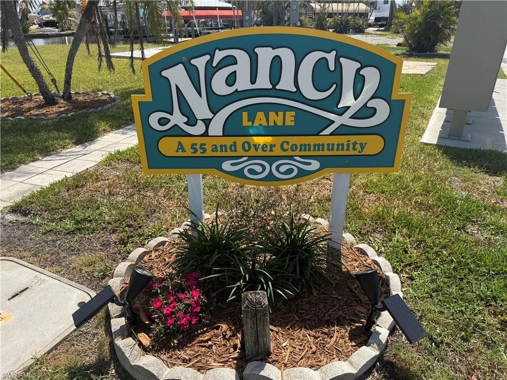 1599 Main ST-9