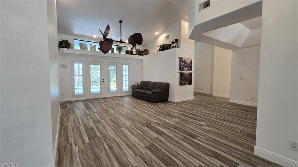 7311 Sean LN-5