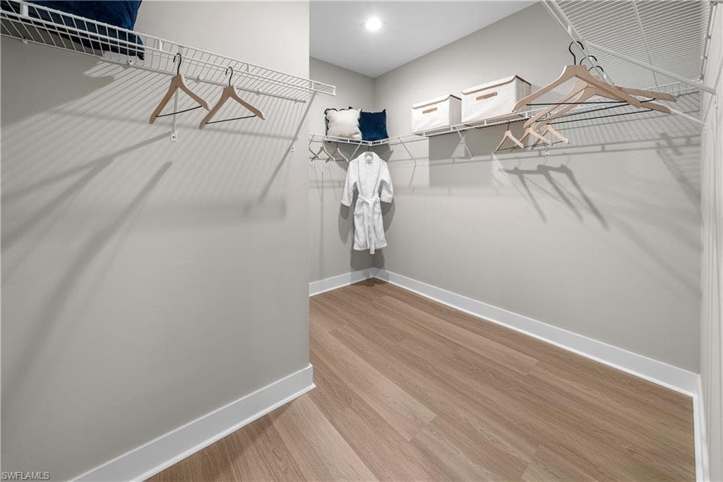 6088 Barbara CIR-28