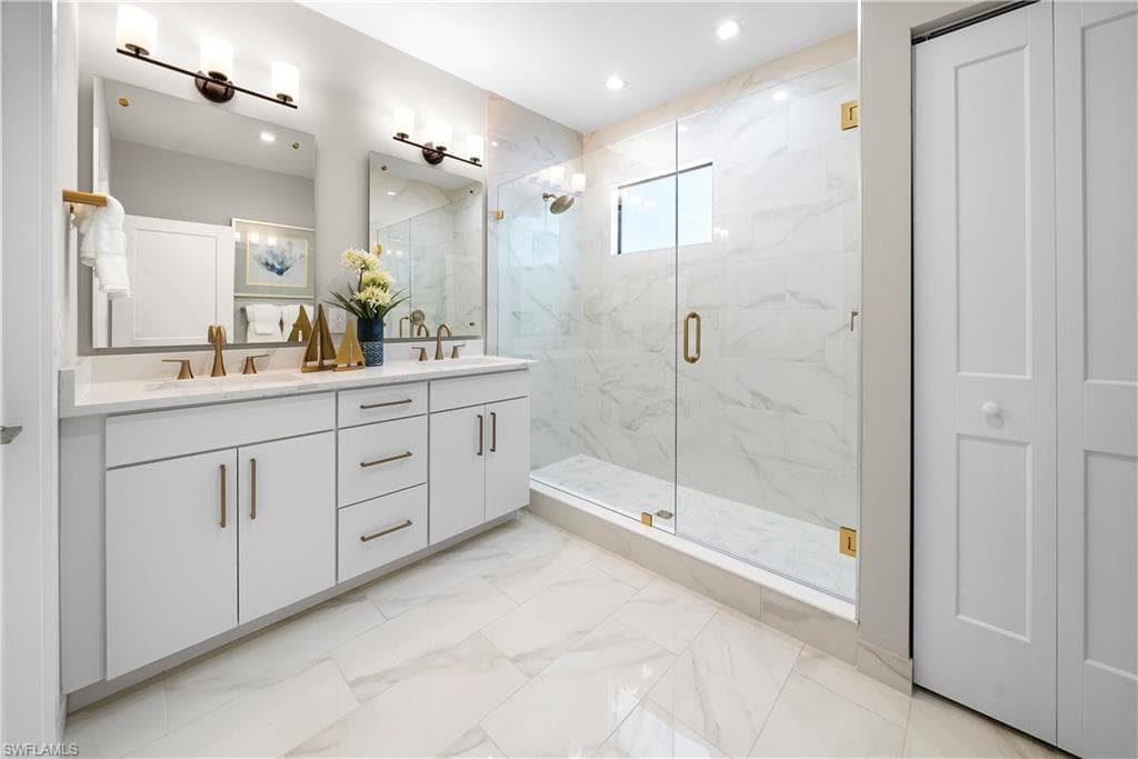 6088 Barbara CIR-24