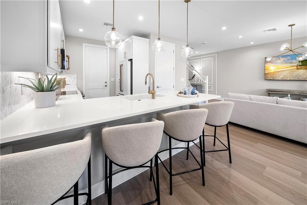 6088 Barbara CIR-15