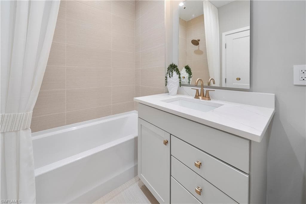6088 Barbara CIR-31