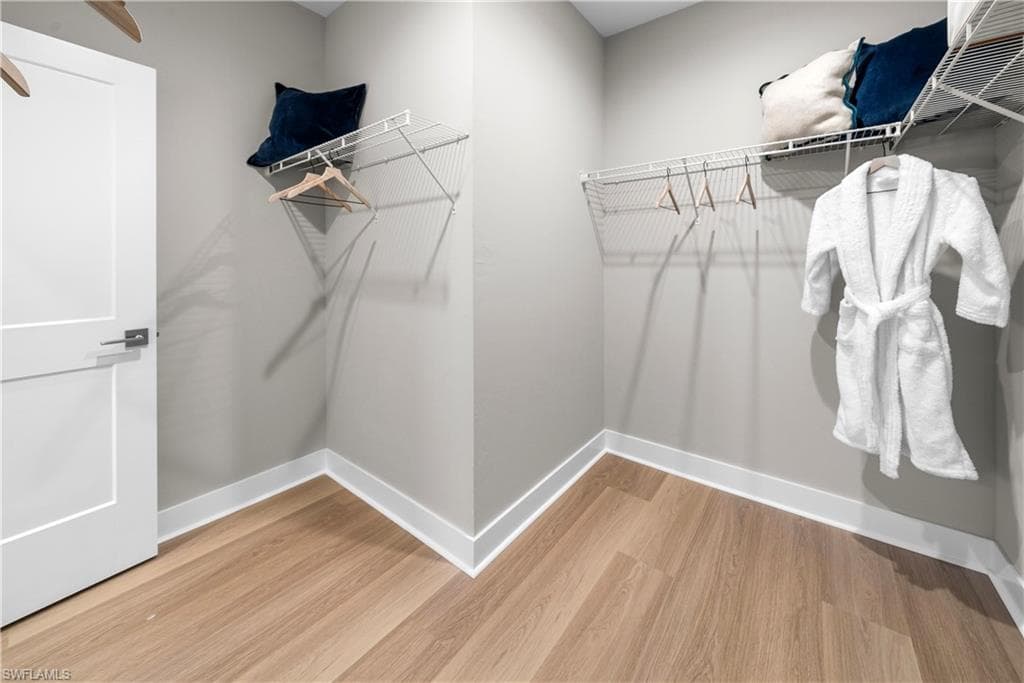 6088 Barbara CIR-29