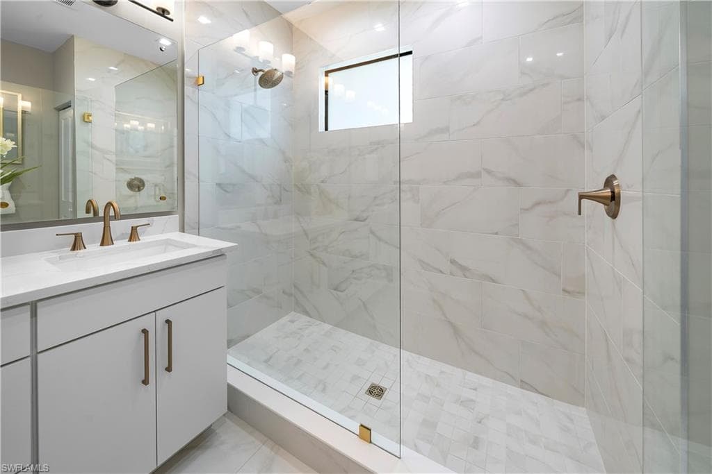 6088 Barbara CIR-25