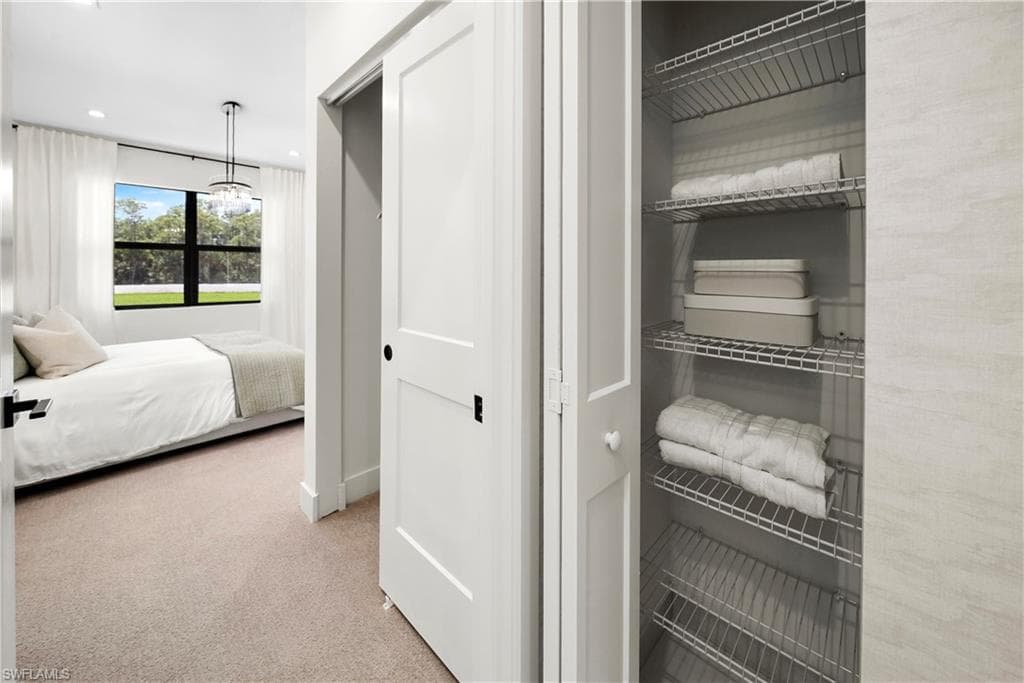 6092 Barbara CIR-30