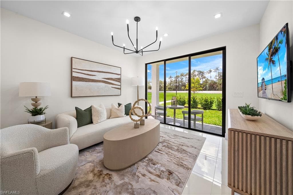 6092 Barbara CIR-15