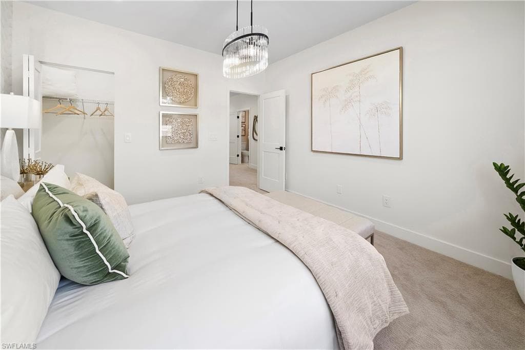 6092 Barbara CIR-31