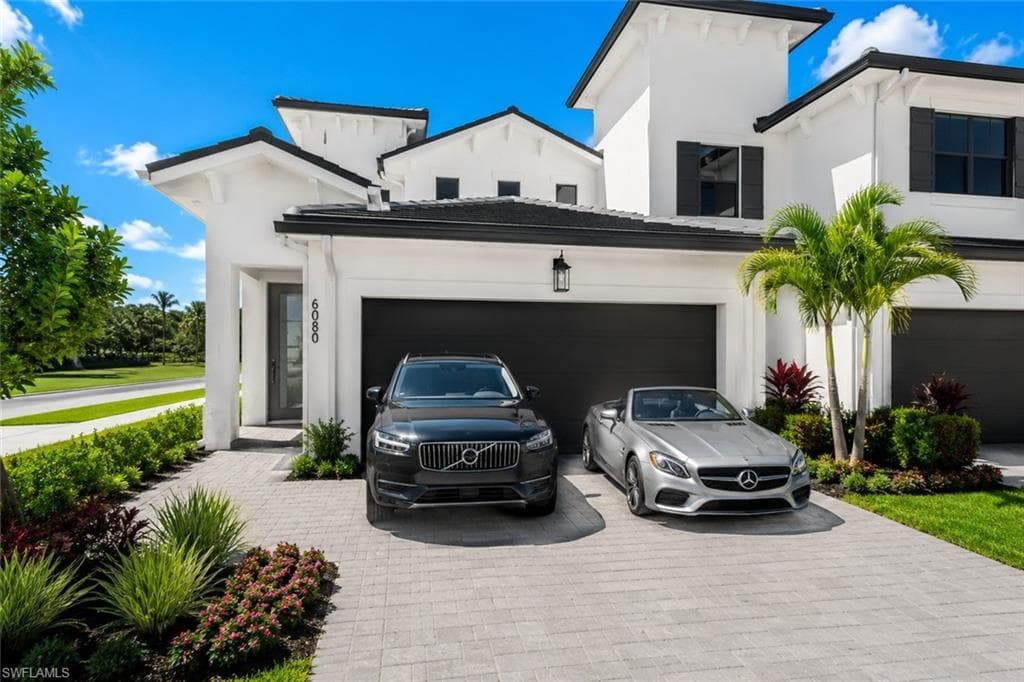 6092 Barbara CIR-8