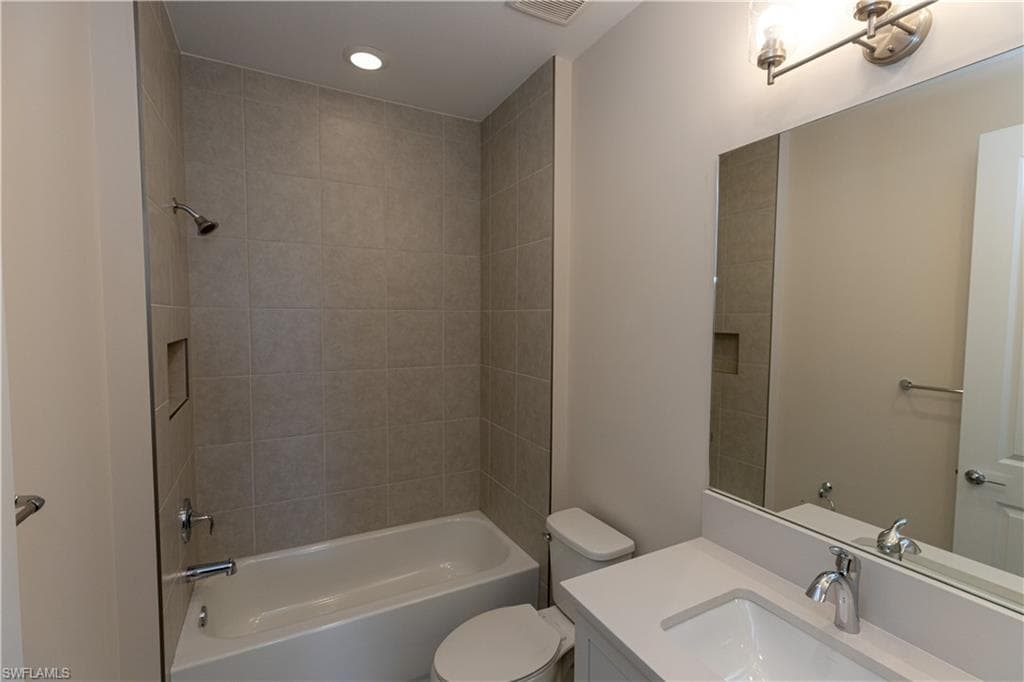 3384 Meloy DR-23