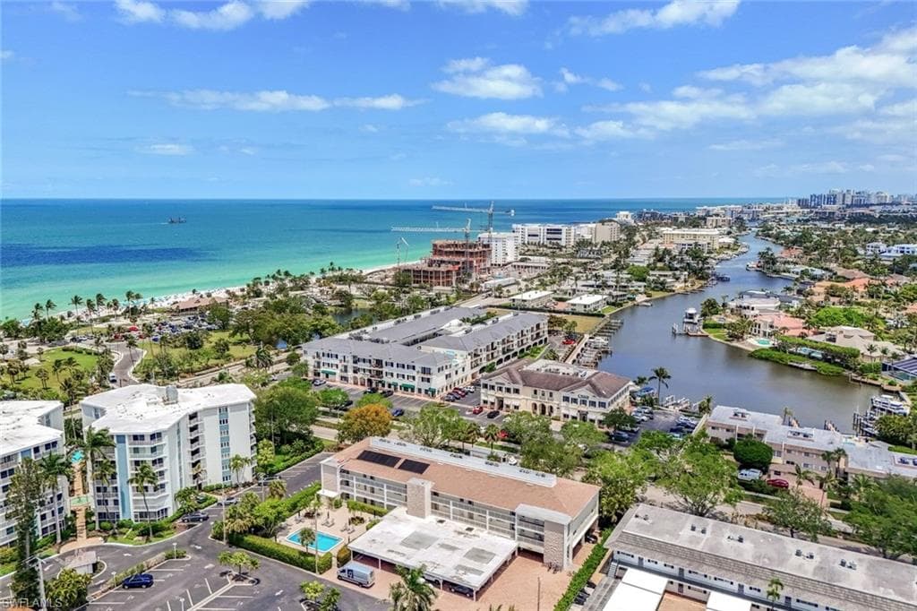 232 Banyan BLVD 232-1