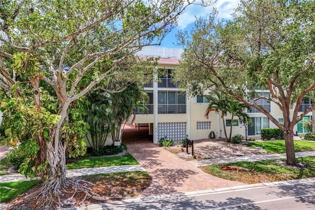 232 Banyan BLVD 232-24