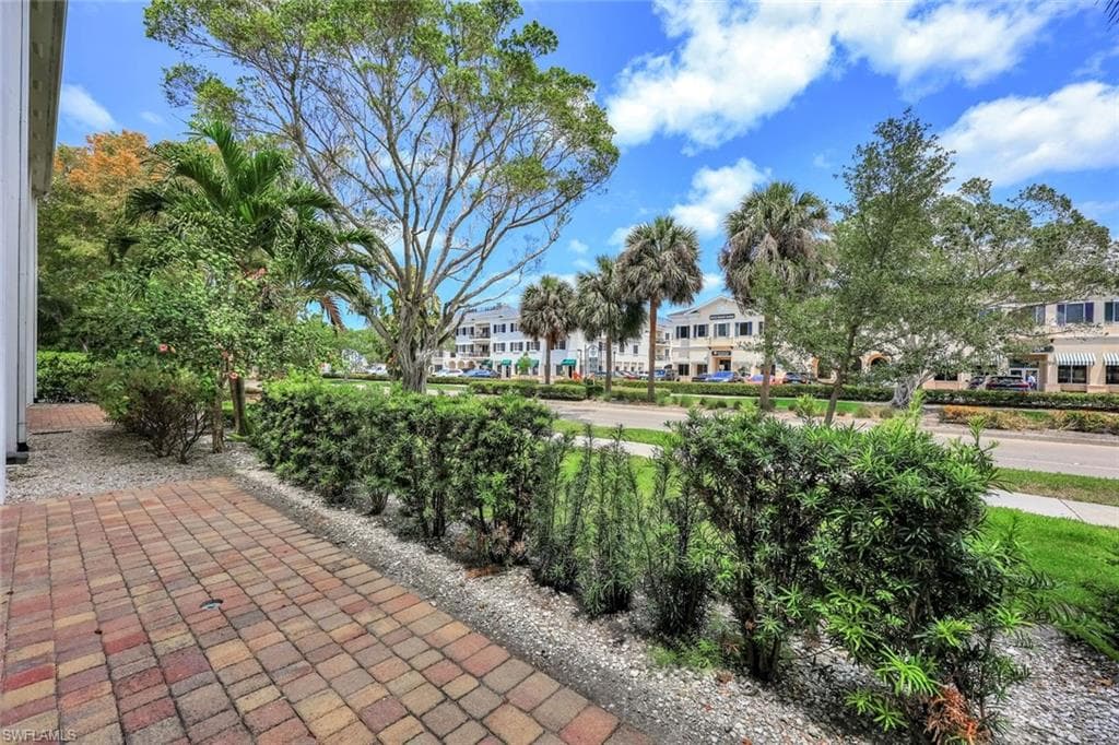 232 Banyan BLVD 232-21
