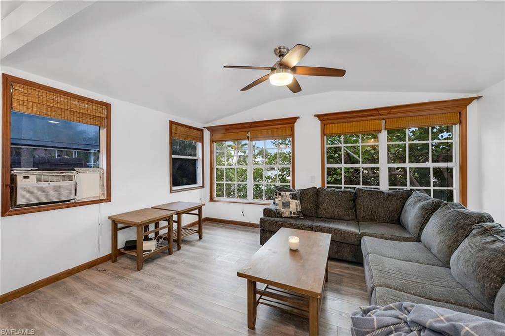 3261 Lakeview DR-11