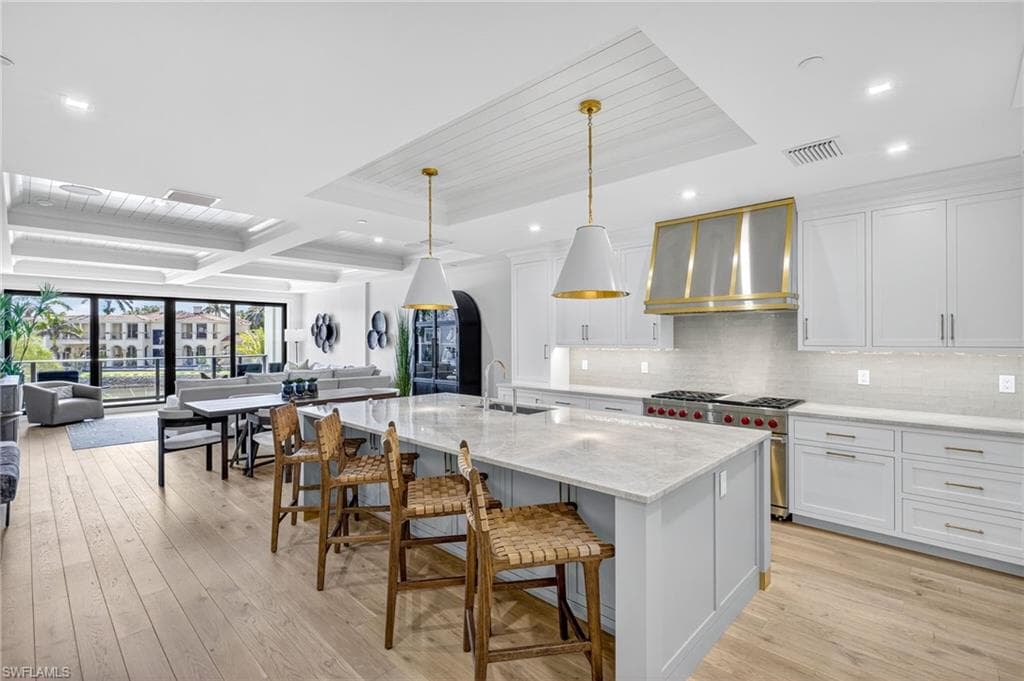 1820 Gulf Shore BLVD N 202-7