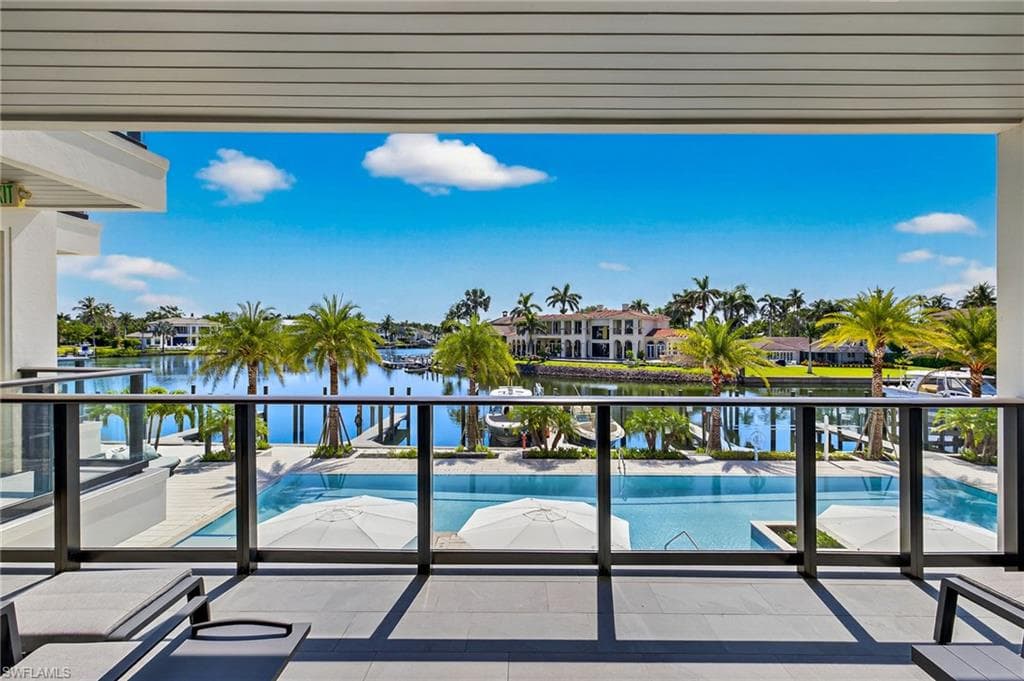1820 Gulf Shore BLVD N 202-3