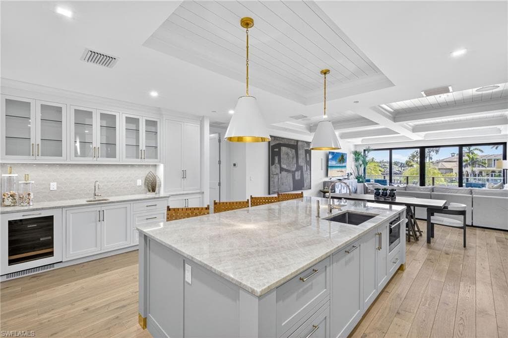 1820 Gulf Shore BLVD N 202-9