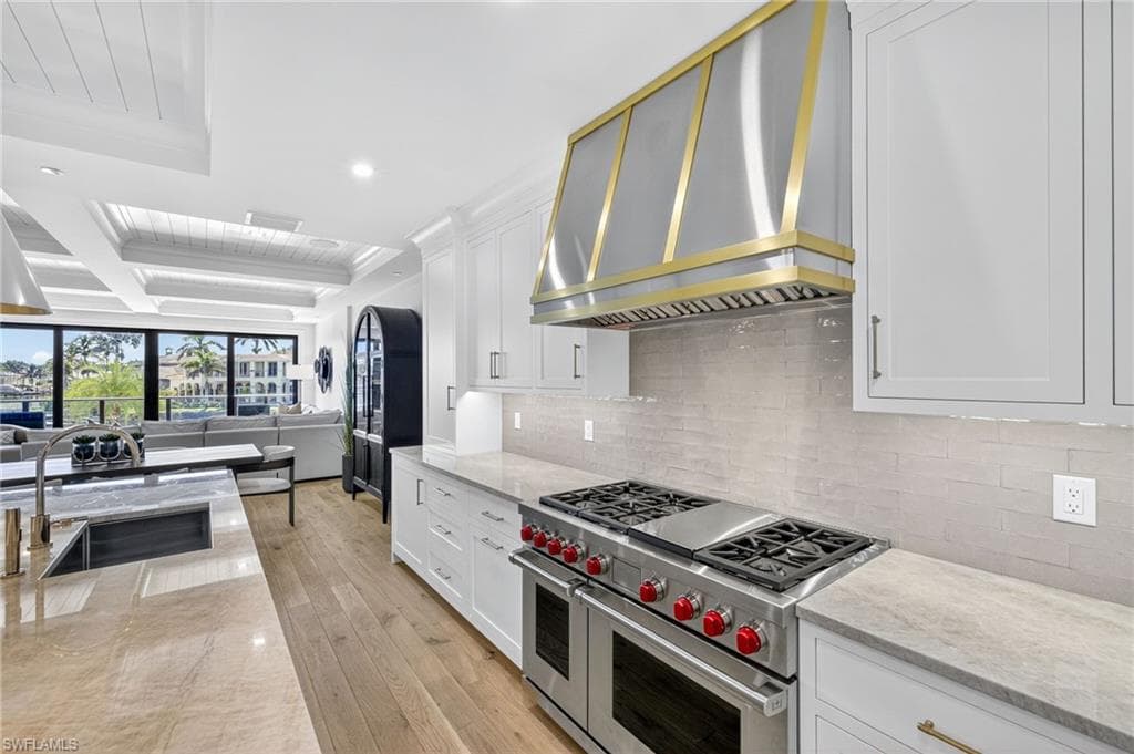 1820 Gulf Shore BLVD N 202-11