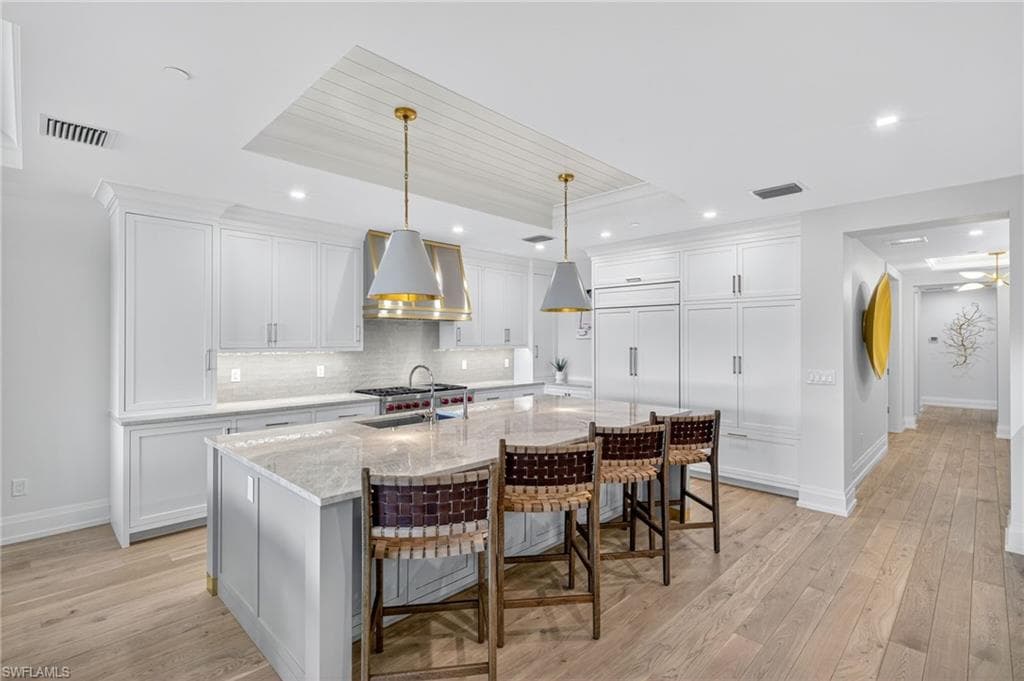 1820 Gulf Shore BLVD N 202-8