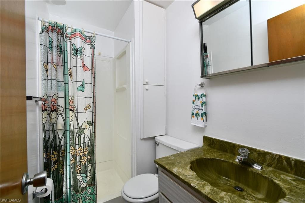26 Pinewood BLVD-13