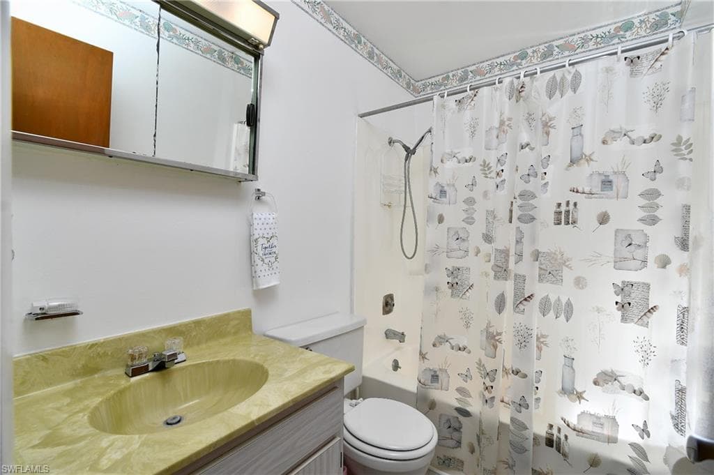 26 Pinewood BLVD-12