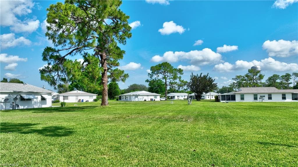 26 Pinewood BLVD-33
