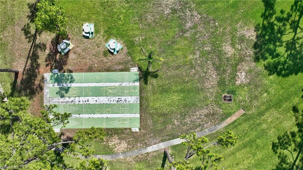 26 Pinewood BLVD-35