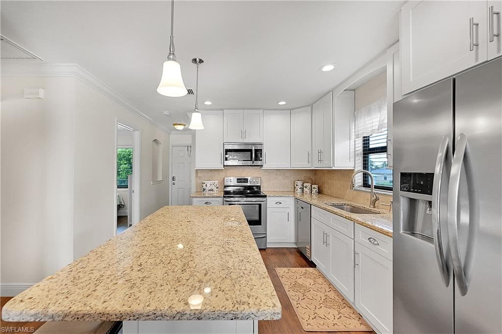 131 SW 47th TER 201-19