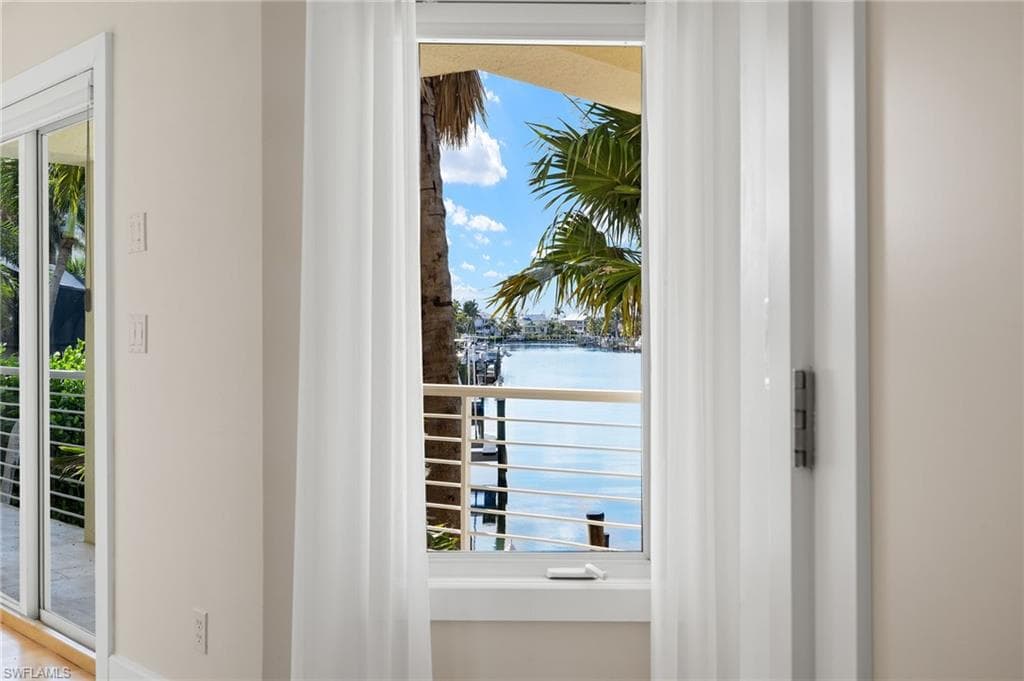 1581 San Carlos Bay DR-17