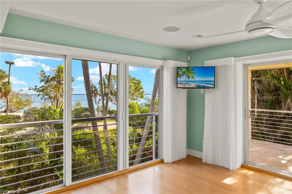 1581 San Carlos Bay DR-25