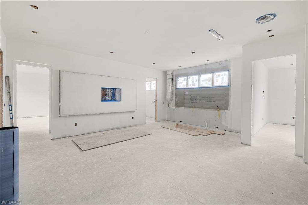 707 Buttonbush LN-18