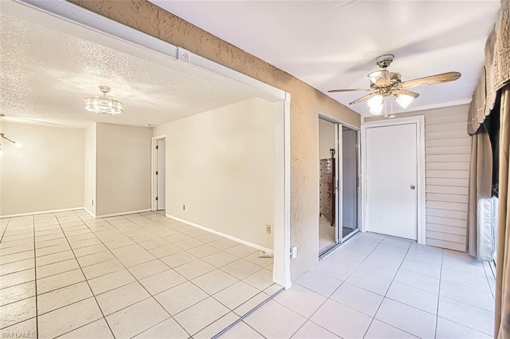 8061 S Woods CIR 4-28