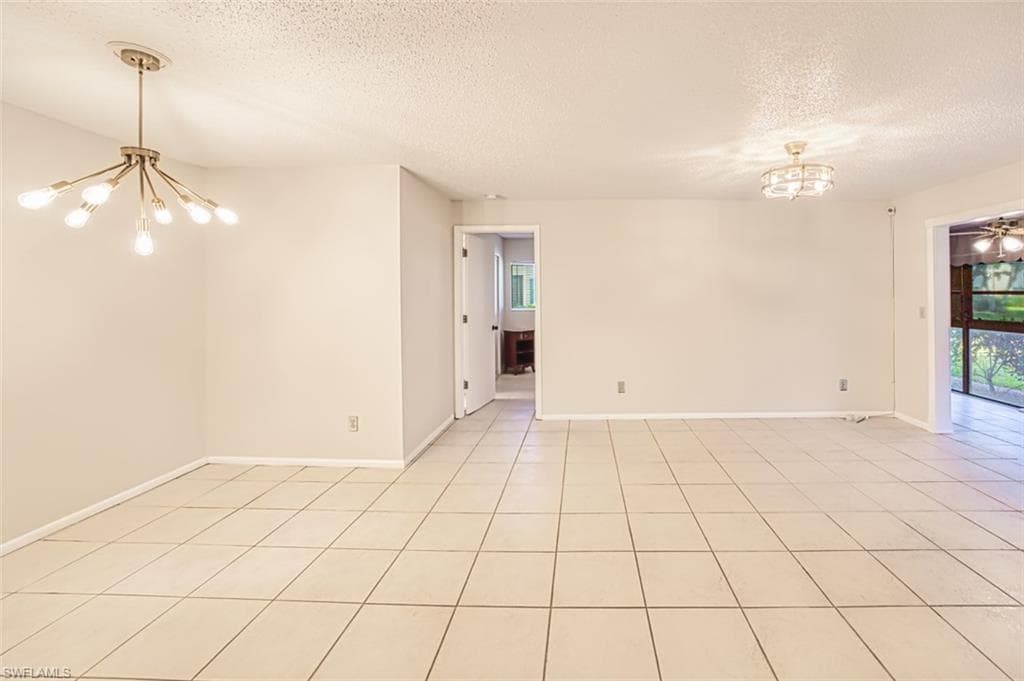 8061 S Woods CIR 4-14