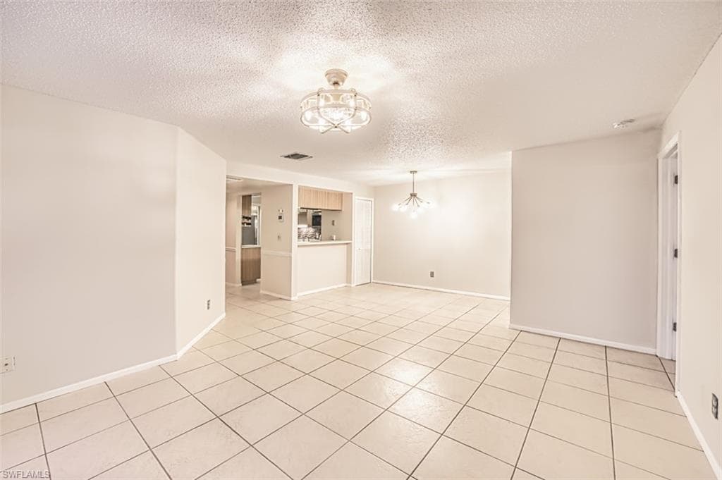 8061 S Woods CIR 4-15