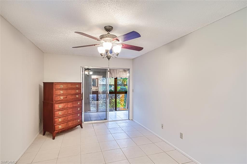 8061 S Woods CIR 4-19